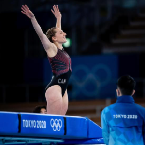 Samantha Smith et Rémi Aubin mettent la main sur l’or en gymnastique sur trampoline dans le cadre des compétitions virtuelles Élite Canada 2022